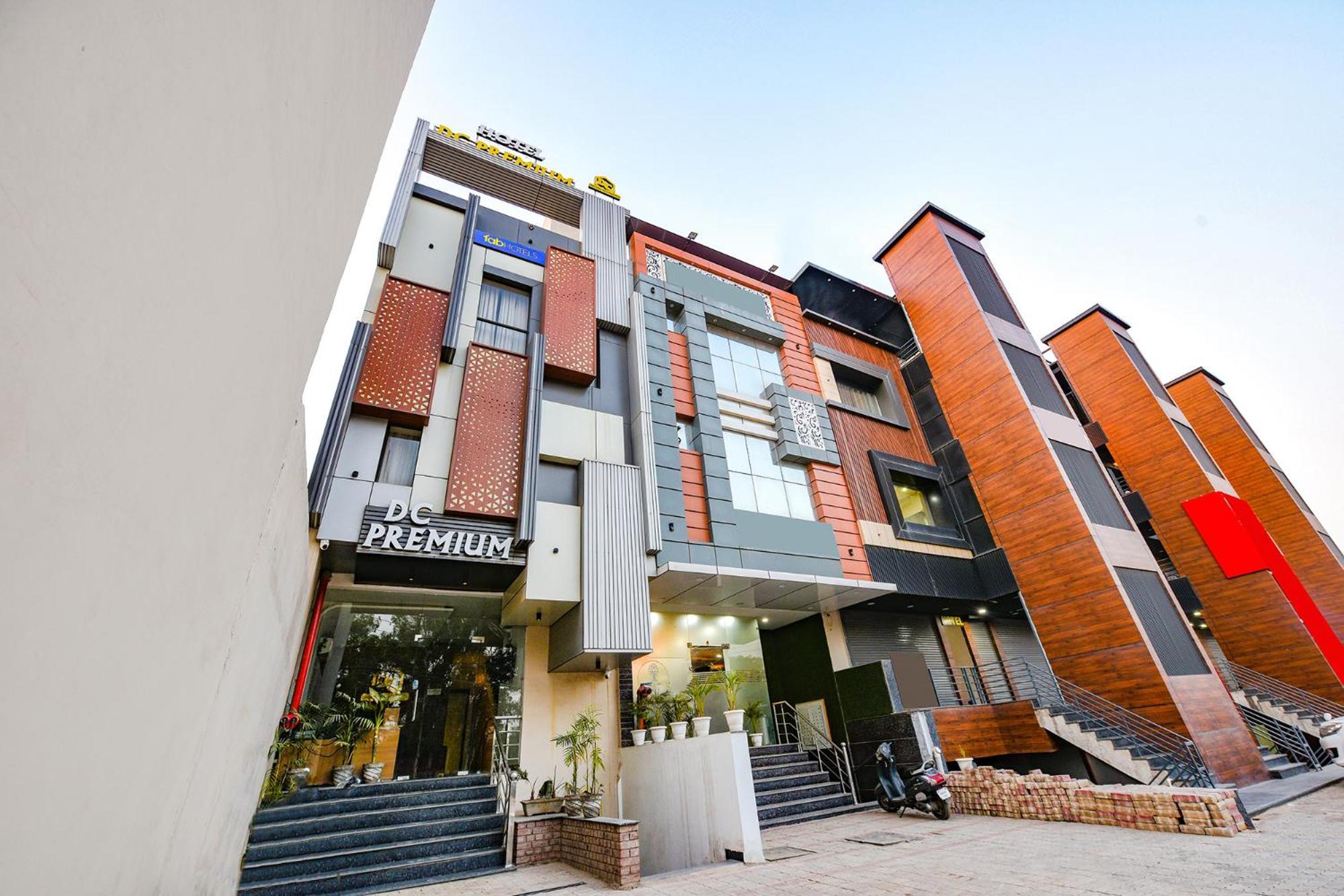Fabhotel Dc Premium Zirakpur Exteriér fotografie